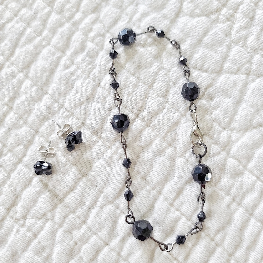 10/4 BRACELET AND EARRING SET